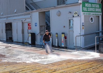 WAREHOUSE & INDUSTRIAL FLOOR CLEANING