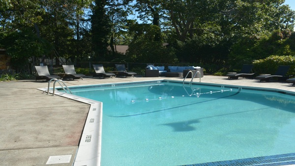 poolside pressure cleaning service in Sydney